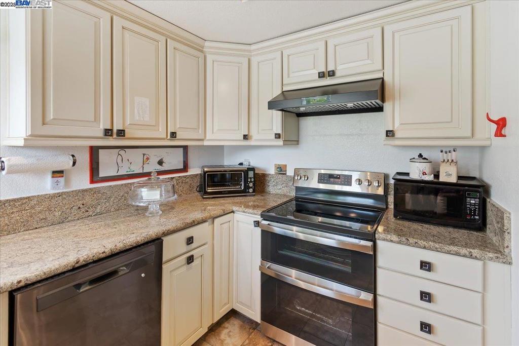 HARBOR BAY ISLE - Residential