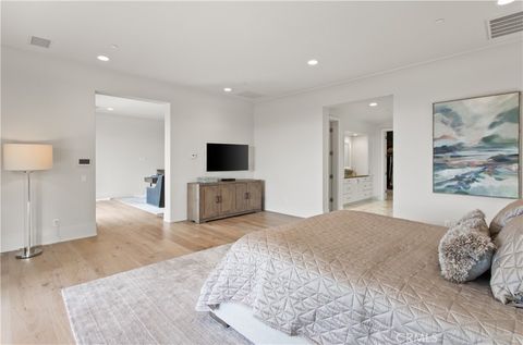 Tiny photo for 25 Spinnaker, Newport Coast, CA 92657 (MLS # OC26004736)