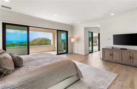 Tiny photo for 25 Spinnaker, Newport Coast, CA 92657 (MLS # OC26004736)