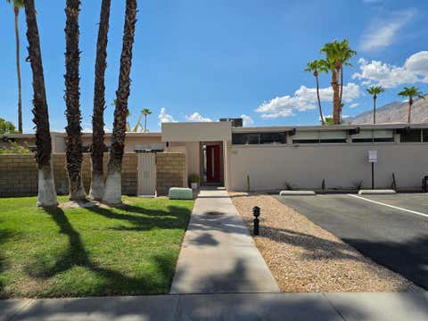 Photo of 735 E Louise Drive, Palm Springs, CA 92262 (MLS # 219151494PS)