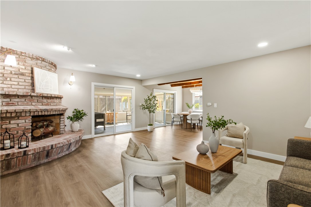 934 S Donna Beth Avenue