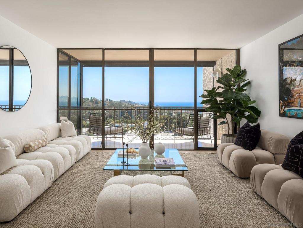 2500 Torrey Pines Rd 1001