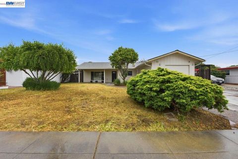 Photo of 4754 Hazelwood Ave Ave, Fremont, CA 94536 (MLS # 41129118)