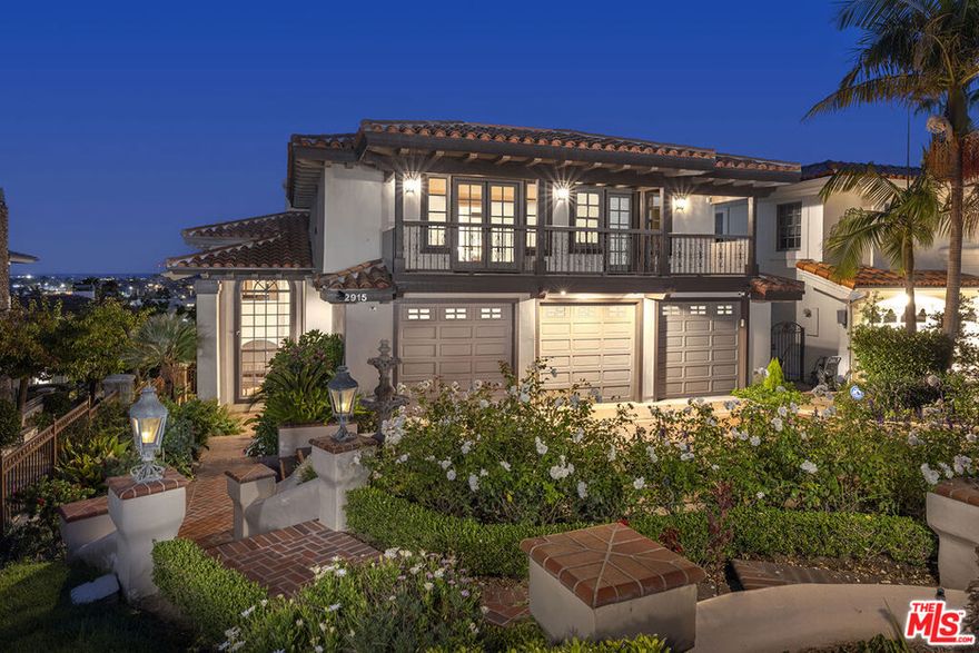 This is the one you've been waiting for. Looking to customize your dream home with views of the harbor, ocean and Catalina sunsets. Custom 4,900 sq ft view home on the bluff in Newport Heights. Resort like backyard with pool, large spa and built in BBQ. One bedroom with full bath on the main floor. Spacious master suit with big master bath with panoramic views from your bath tub and shower. All bedrooms are all en-suite. Additional office & exercise room with sauna .The open floor plan offers great flow from the kitchen to the family room and out to the backyard. Large kitchen with Island and breakfast counter. 2 parks with a playground next door to the property. Walking distance to world class dining, bakery and shopping.