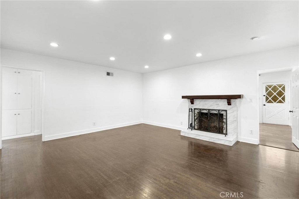 7459 Vanalden Avenue