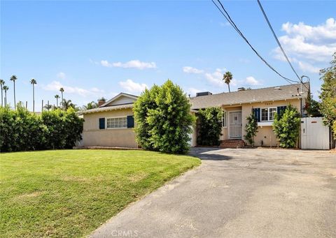 Photo of 7459 Vanalden Avenue, Reseda, CA 91335 (MLS # SR25227740)