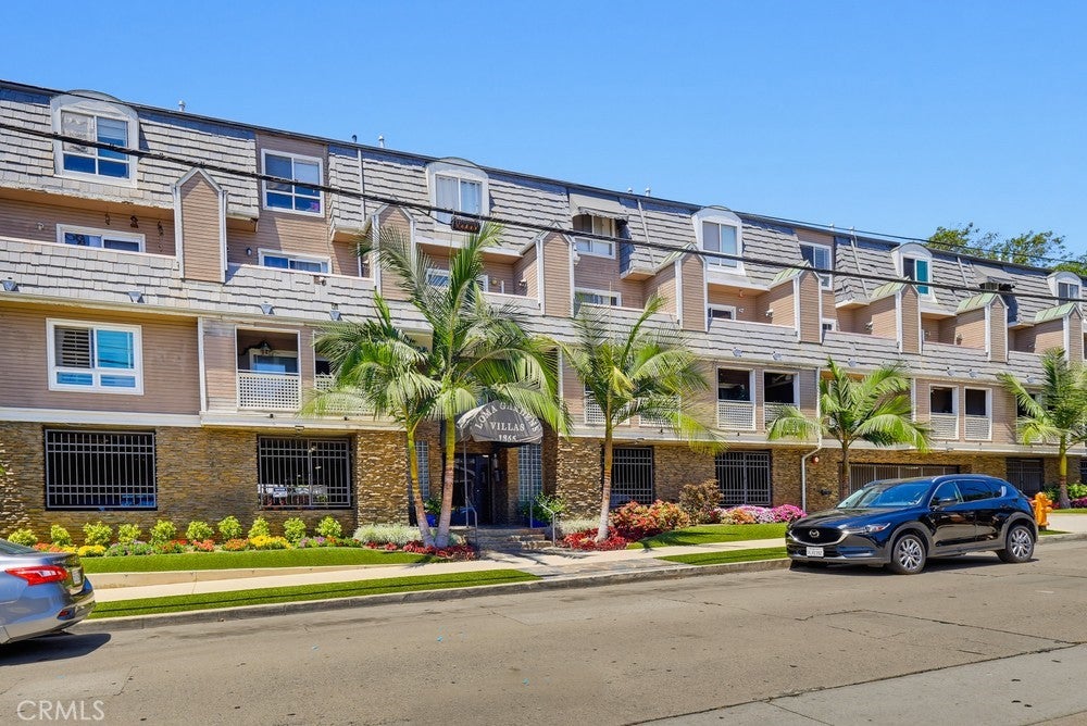 1355 Loma Avenue 311