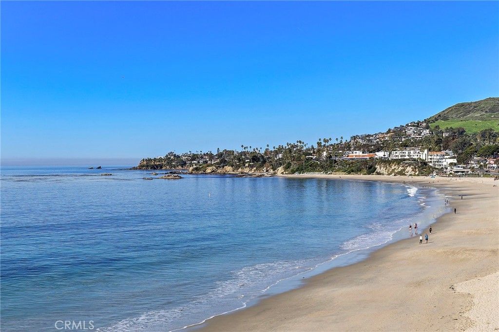 Photo of 609 Sleepy Hollow Lane #15, Laguna Beach, CA 92651 (MLS # LG26011347)