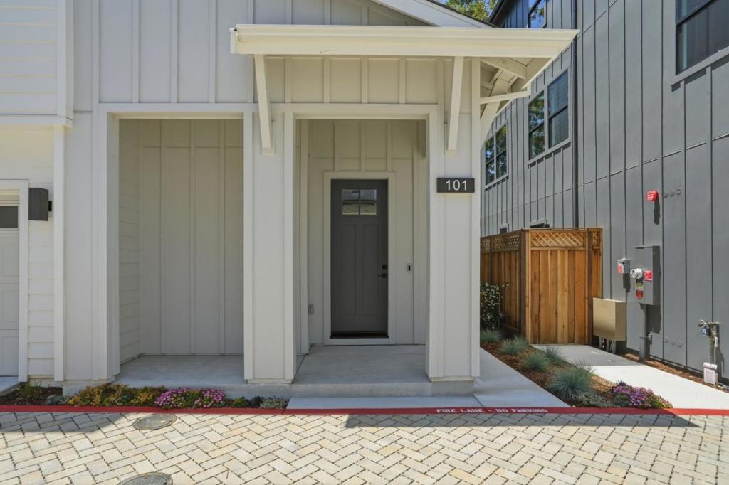 101 Sunnyside Court