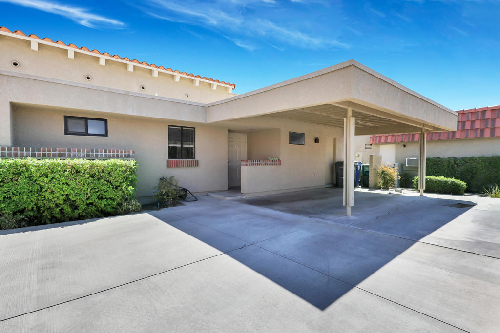 40498 Bay Hill Way