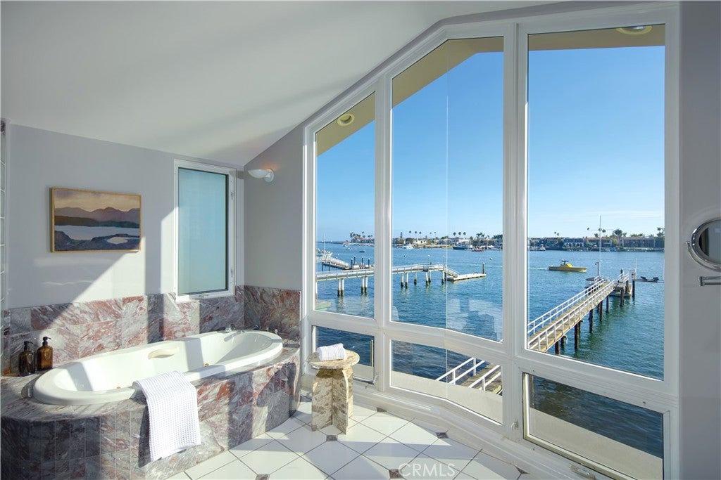 2027 Bayside Drive, Corona Del Mar CA 92625 - Photo 32