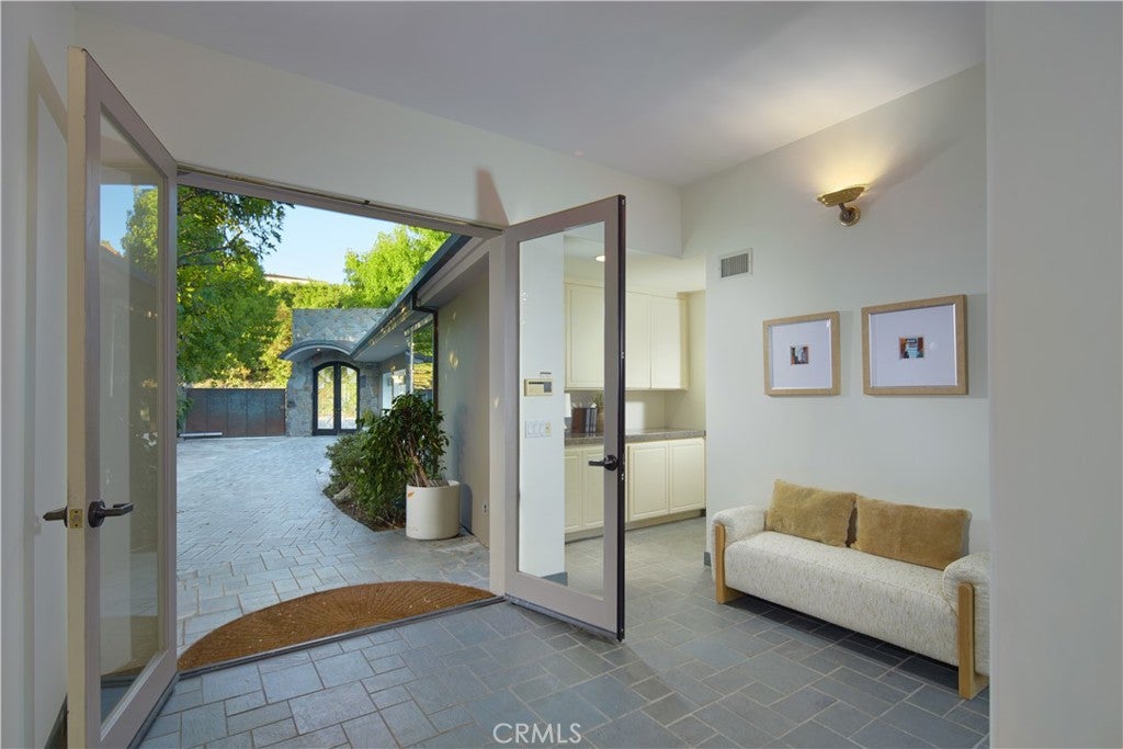 2027 Bayside Drive, Corona Del Mar CA 92625 - Photo 6