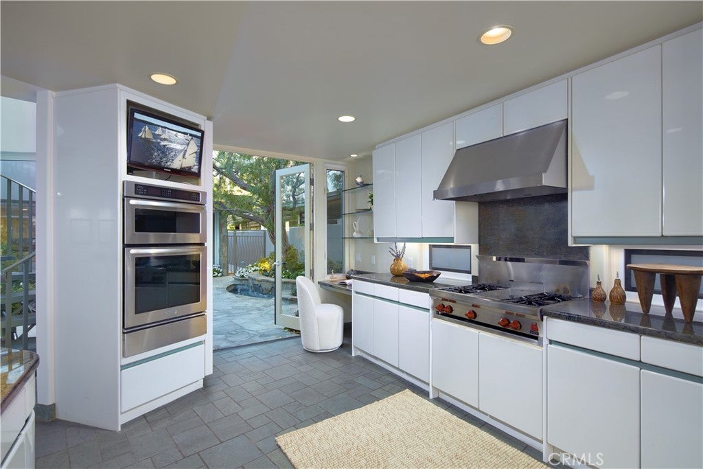 2027 Bayside Drive, Corona Del Mar CA 92625 - Photo 18