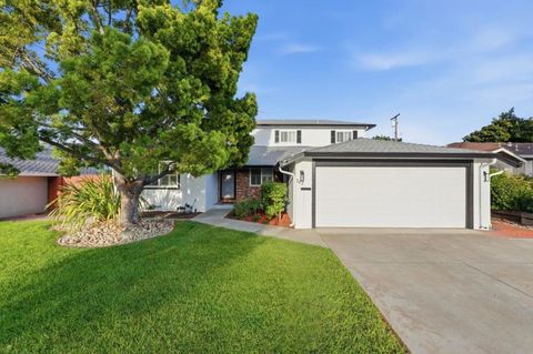 Photo of 762 Westridge Drive, San Jose, CA 95117 (MLS # ML82044631)