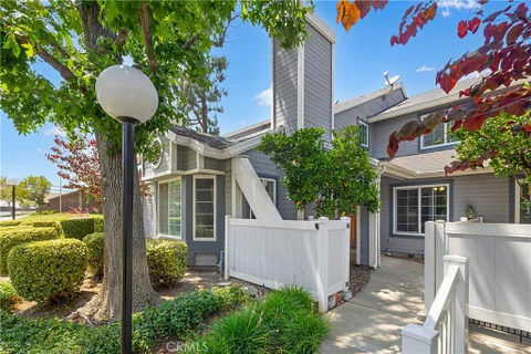 326 Monroe Court, Azusa, CA 91702 - MLS#: AR26118723