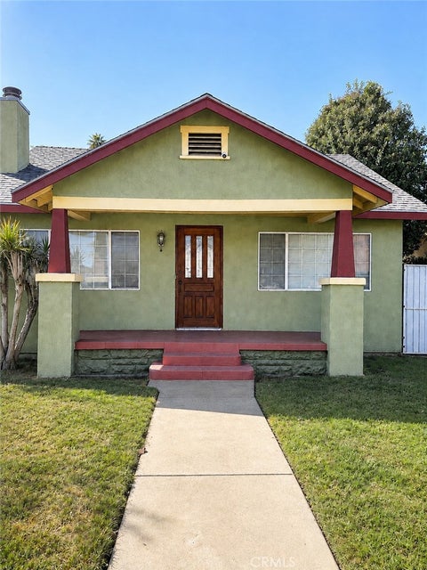 Photo of 3817 Arlington Avenue, Los Angeles, CA 90008 (MLS # GD26176896)
