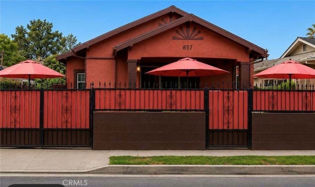 657 W 66 Street