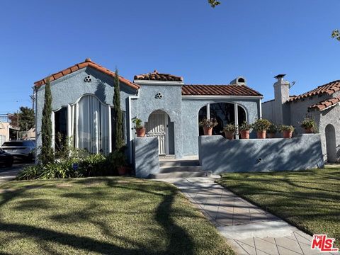 Photo of 9428 S Harvard Boulevard, Los Angeles, CA 90047 (MLS # 25623371)