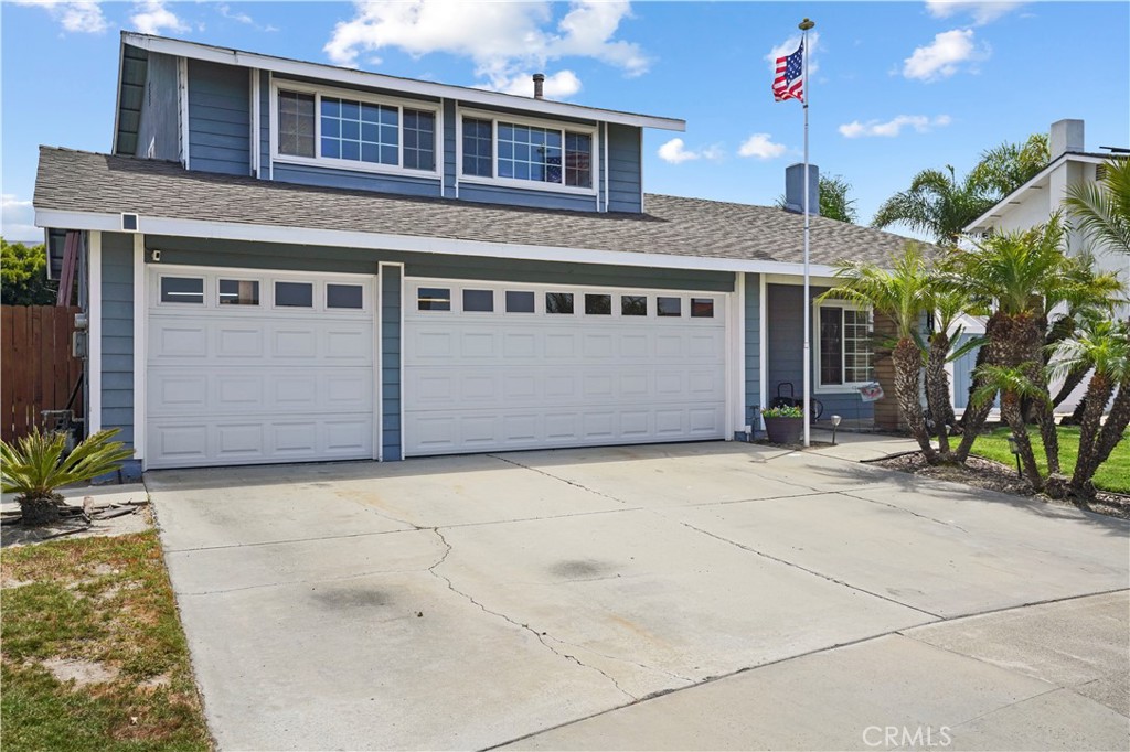 17882 Hallcroft Lane