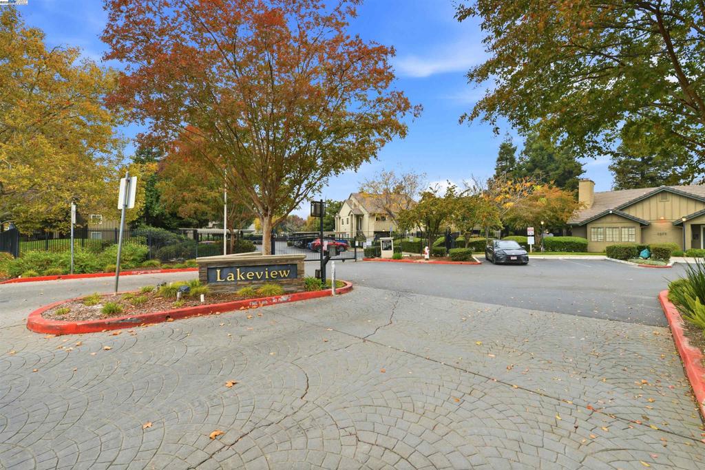 LOS MEDANOS - Residential