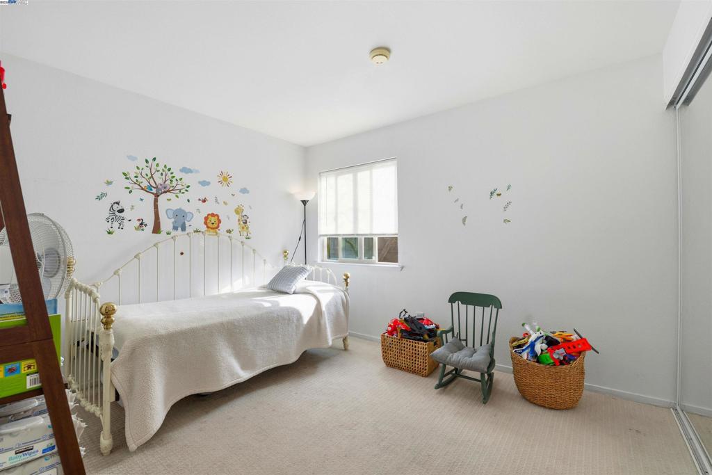 LOS MEDANOS - Residential