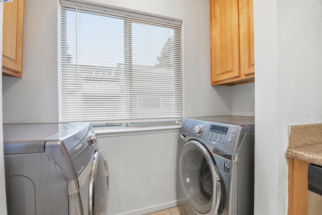 LOS MEDANOS - Residential