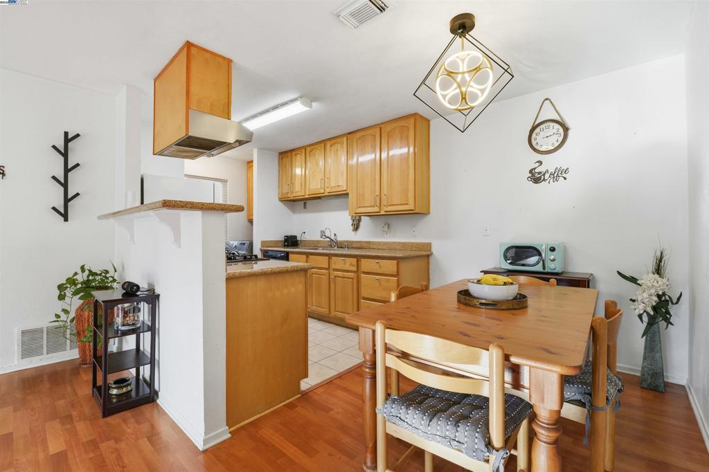 LOS MEDANOS - Residential