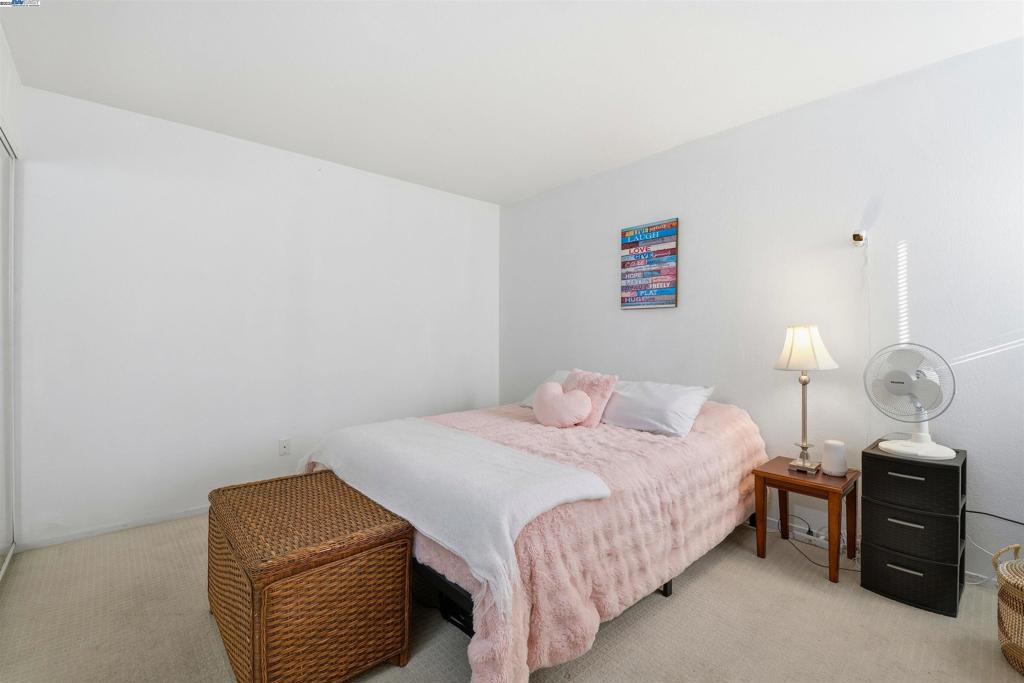 LOS MEDANOS - Residential