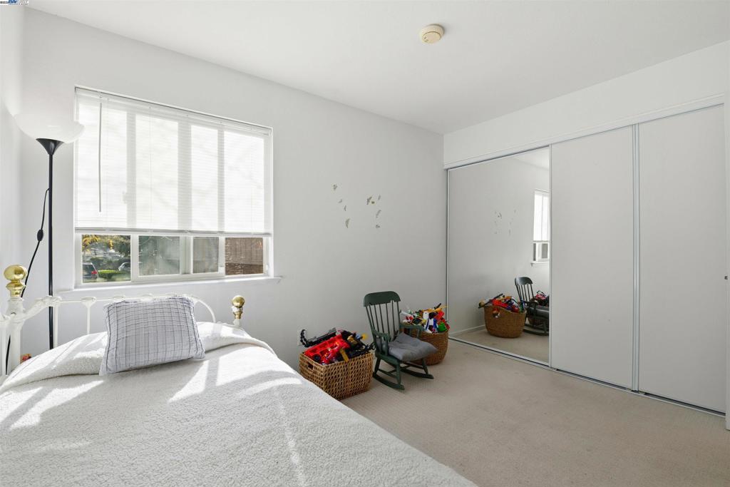 LOS MEDANOS - Residential