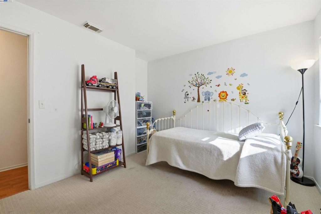 LOS MEDANOS - Residential