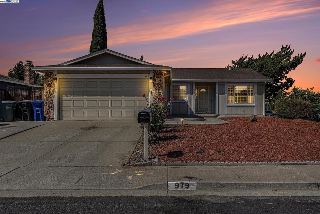 Welcome to 979 Newcastle Way, nestled in the heart of Pittsburg, CA! This charming corner-lot home offers 3 bedrooms, 2 bathrooms, and 1,386 sq ft of comfortable living space. Enjoy brand-new interior paint and fresh carpet throughout. The spacious living room flows into a versatile bonus family room with double doors—ideal for a guest suite, home office, or playroom. The kitchen offers plenty of storage, making meal prep a breeze. Step outside to a shaded backyard with a covered deck—perfect for relaxing or entertaining. Situated on a corner lot, the property also includes side yard access ideal for boat or RV parking. With low-maintenance landscaping, proximity to schools, shopping, and easy freeway access, this home is a must-see!