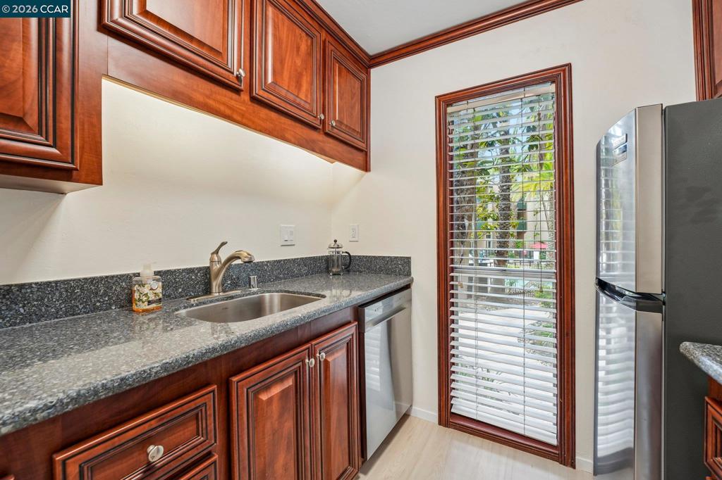 150 Sharene Ln 103