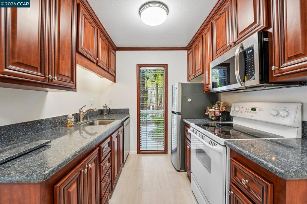 150 Sharene Ln 103