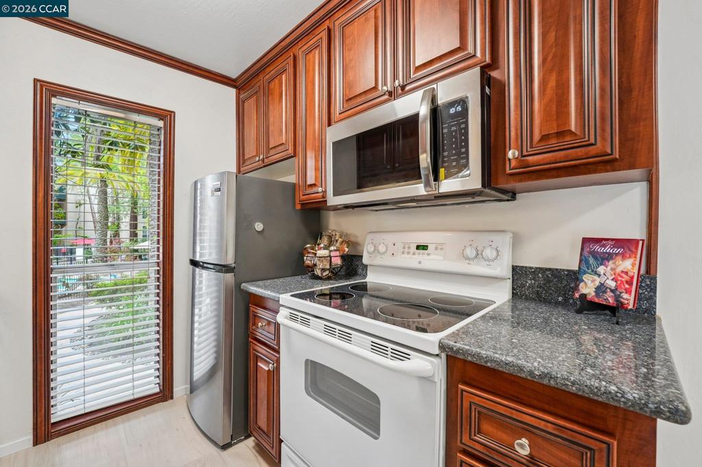 150 Sharene Ln 103