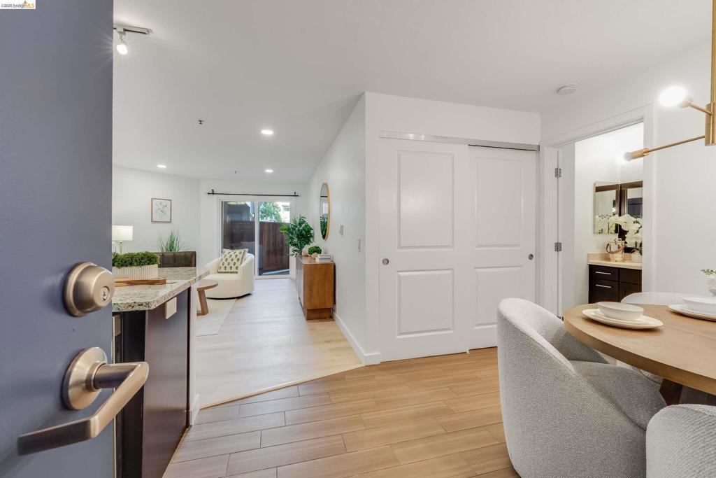 6400 Christie Ave AVE 2112, Emeryville CA 94608