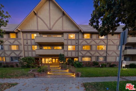 Photo of 600 W Stocker Street #117, Glendale, CA 91202 (MLS # 26848163)