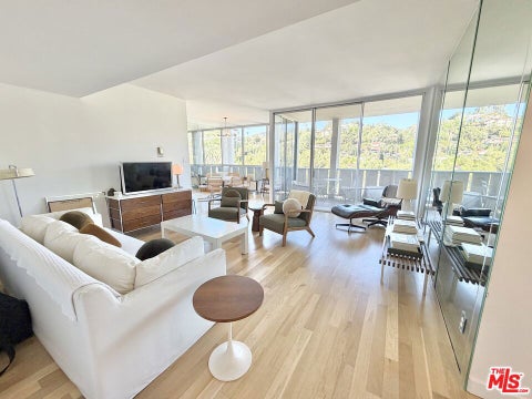 Photo of 4411 Los Feliz Boulevard #606, Los Angeles, CA 90027 (MLS # 26103506)