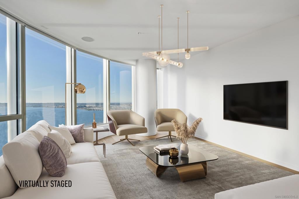 888 W E Street 3502