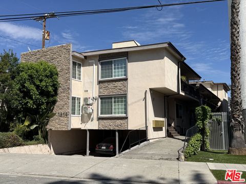 Photo of 1814 Grismer Avenue, Burbank, CA 91504 (MLS # 26641923)