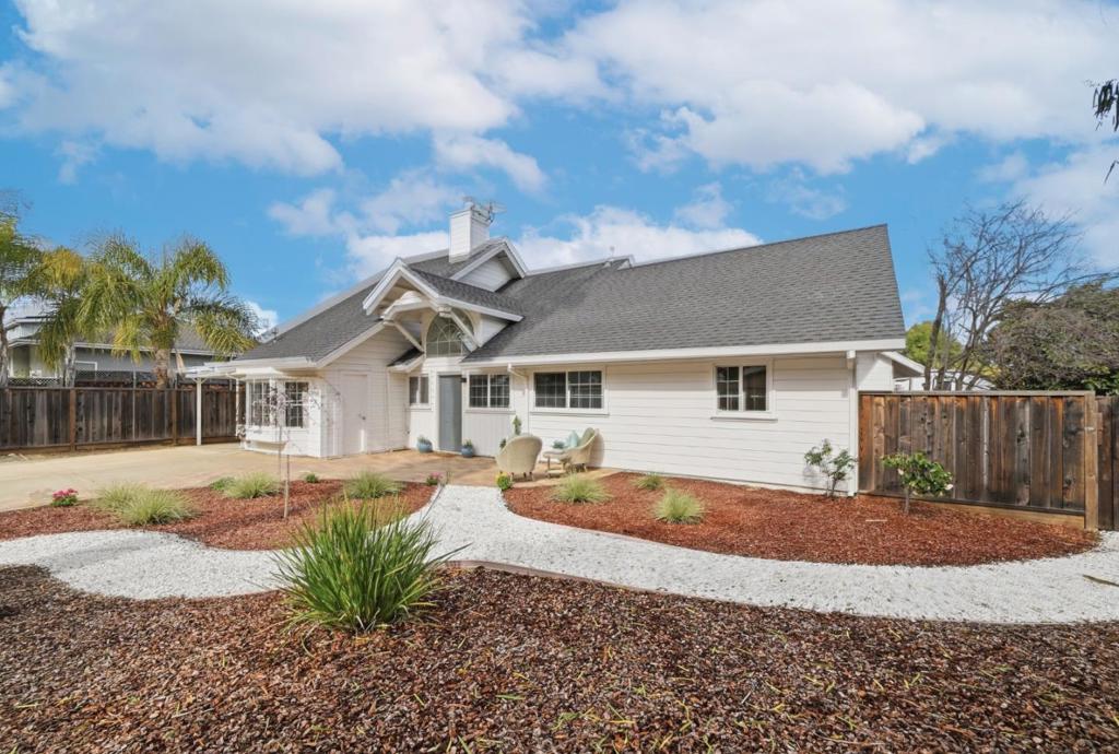 Properties 1 21060 Tulita Court