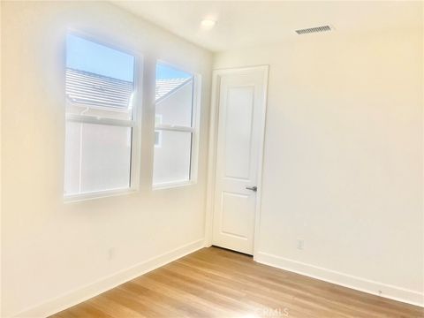 Tiny photo for 407 Belair Walk, Ventura, CA 93004 (MLS # OC26051185)