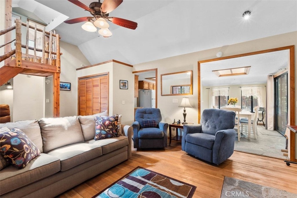 1143 Robin Road