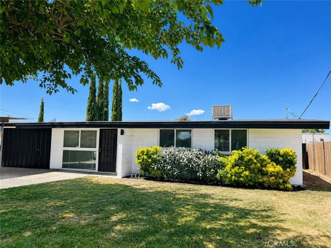 Photo of 43253 6th St E, Lancaster, CA 93535 (MLS # SR26101680)