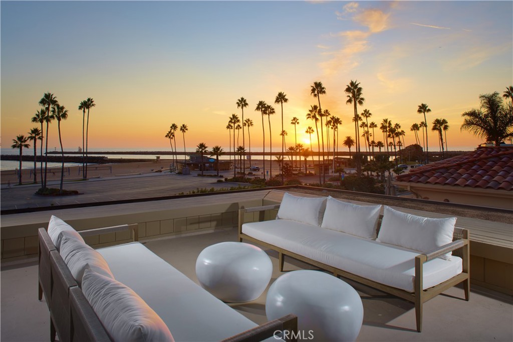 Corona del Mar South of PCH (CDMS) - Residential