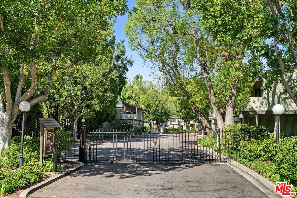 484 Rosemont Avenue