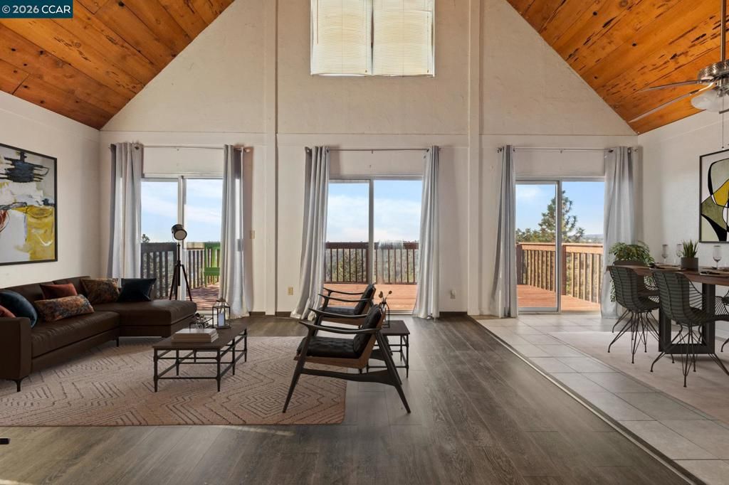 Photo of 18957 Stag Circle Cir, Tuolumne, CA 95579 (MLS # 41121124)