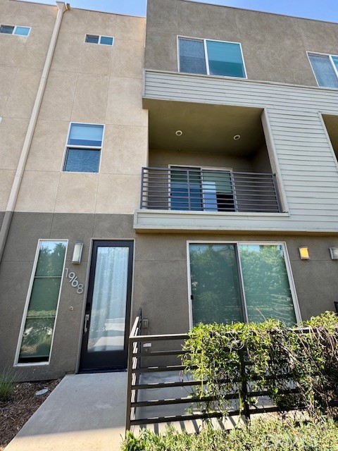 *** GREAT LOCATION FOR STUDENTS *** Furnished MASTER Suite or ROOMS FOR RENT in this stunning modern and sophisticated 3 story condo. Room has high ceilings, ceiling fan, and walk-in closet!! The spacious Main Level (Level 2) where the shared kitchen is features quartz counters, white cabinetry, included refrigerator, recessed lights, and breakfast nook with a storage closet. All amenities are included! The Laundry area (Level 3) contains an included stackable washer and dryer. Residents get to enjoy HOA amenities including a pool with an outdoor shower, as well as a BBQ and patio area! Let's welcome you to your new home!