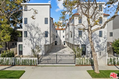 Photo of 5538 Tova Road, Sherman Oaks, CA 91411 (MLS # 26834225)
