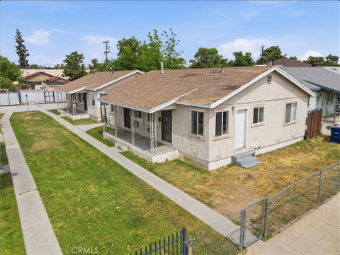 Photo of 2212 Lake ST, Bakersfield, CA 93306 (MLS # OC26149197)