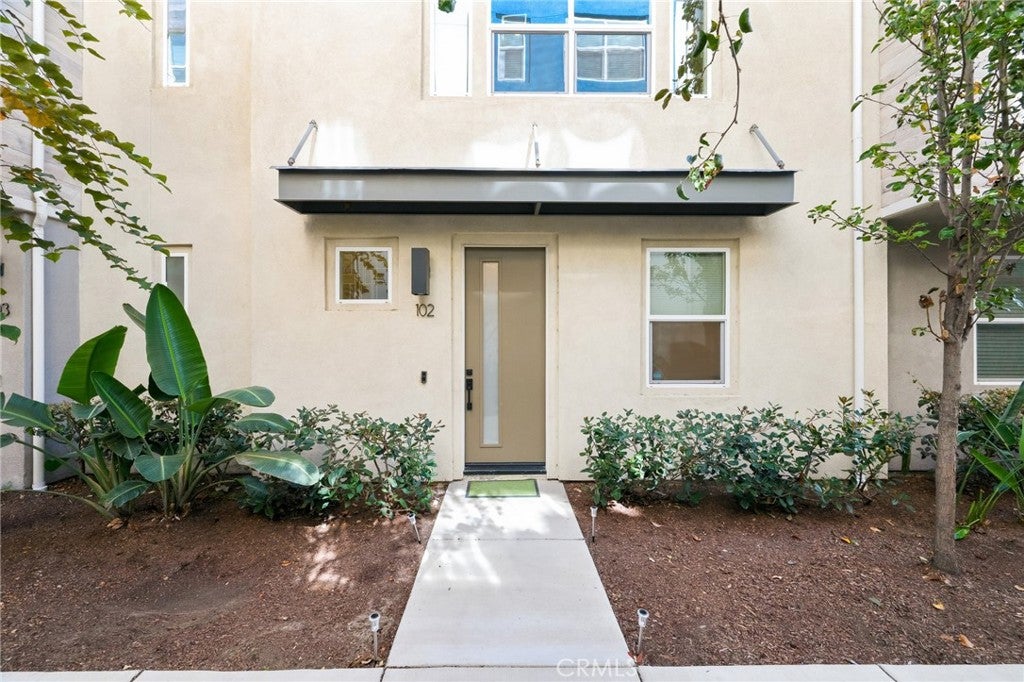 969 E Mason Lane 102